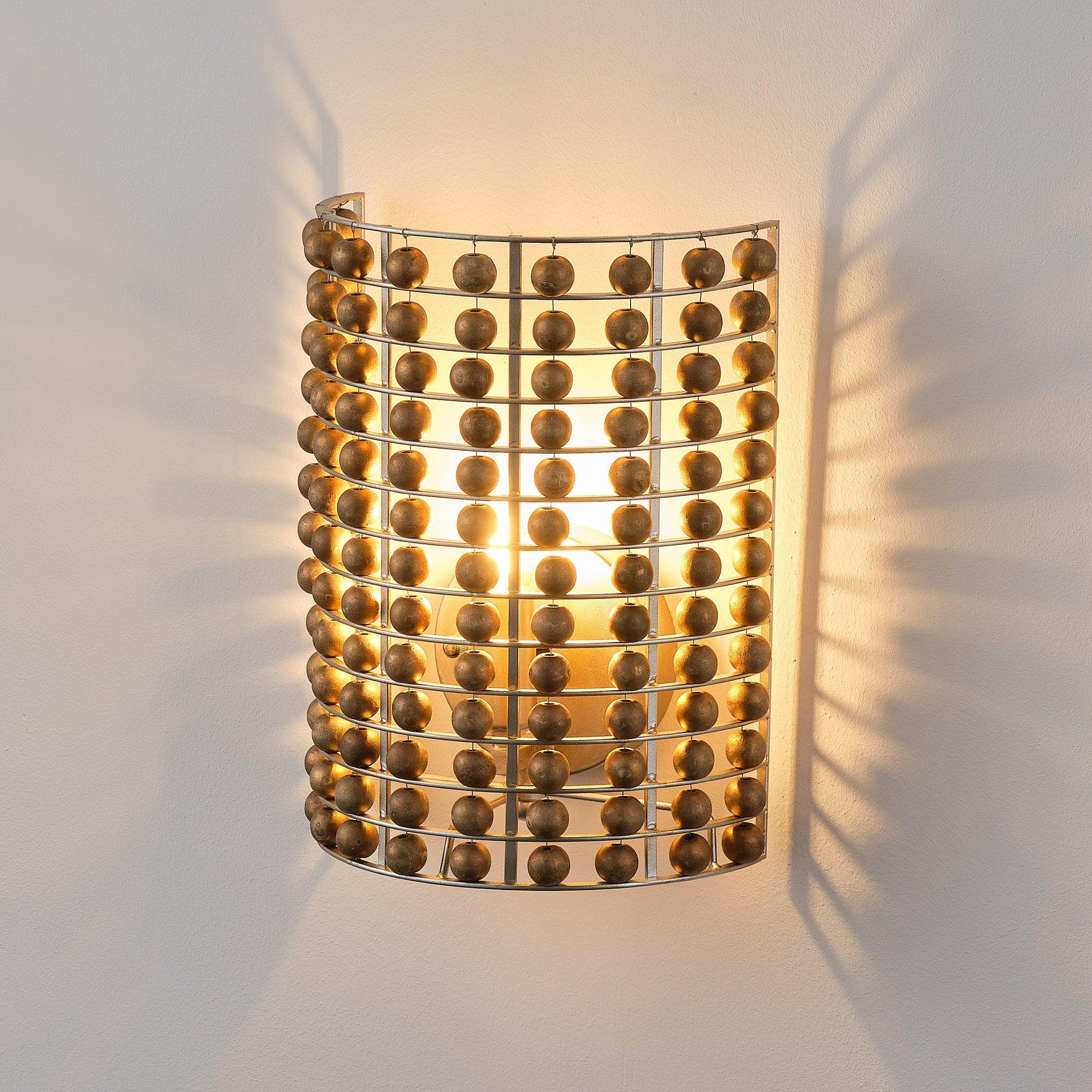 Aplique de pared moderno con cuentas de madera de 1 luz