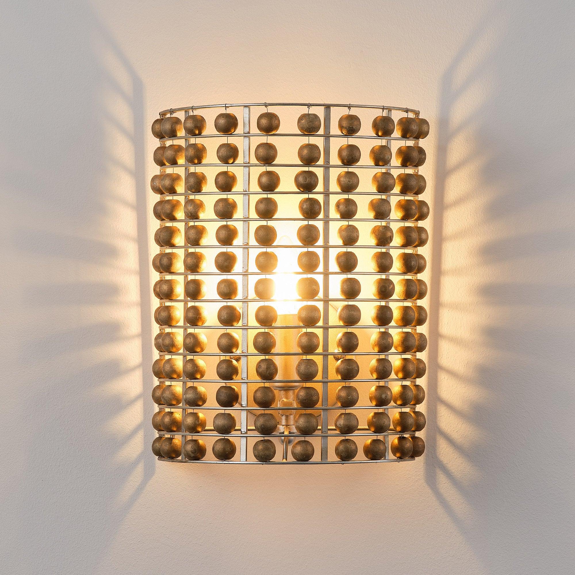 Aplique de pared moderno con cuentas de madera de 1 luz