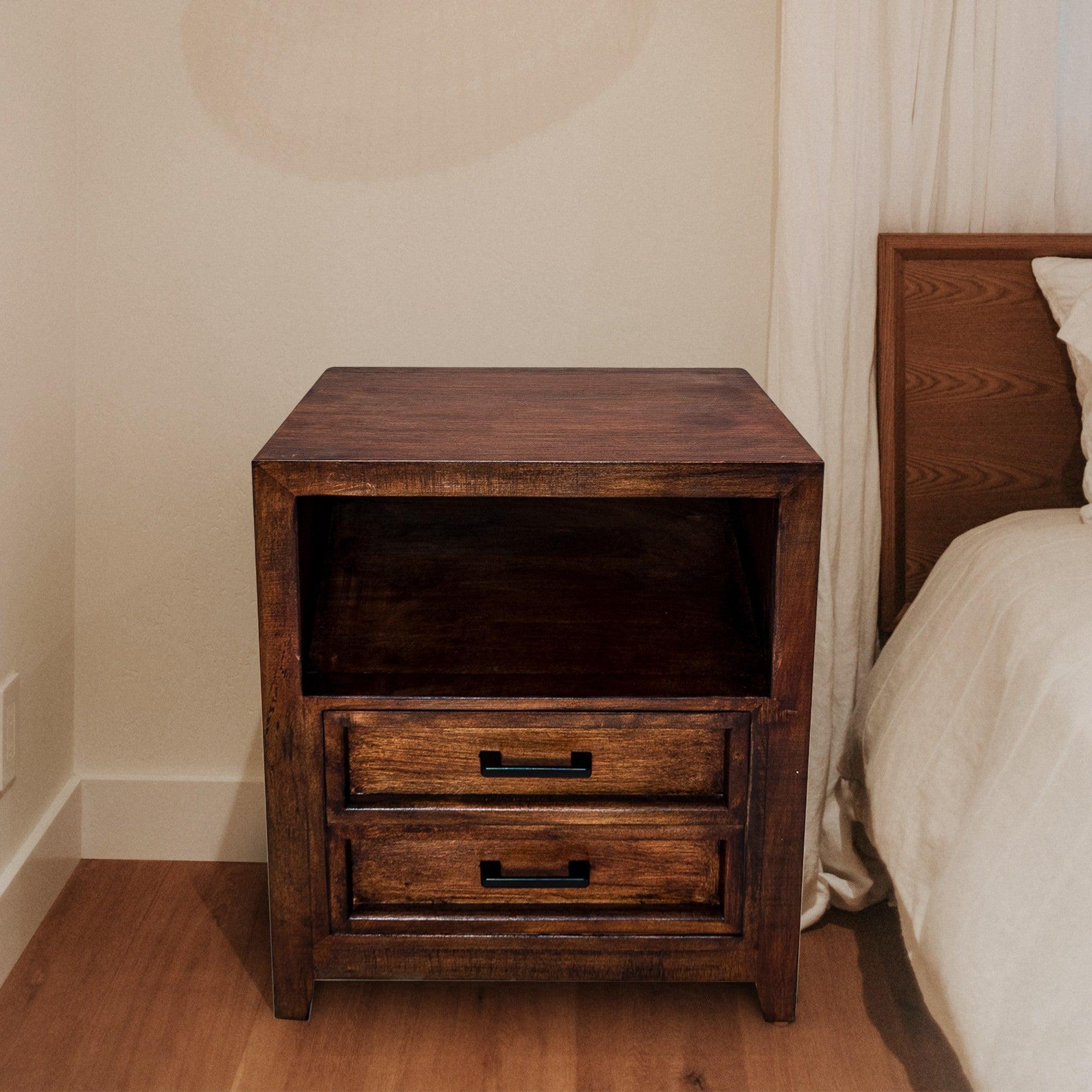 Mesita de noche moderna marrón con dos cajones ensamblada