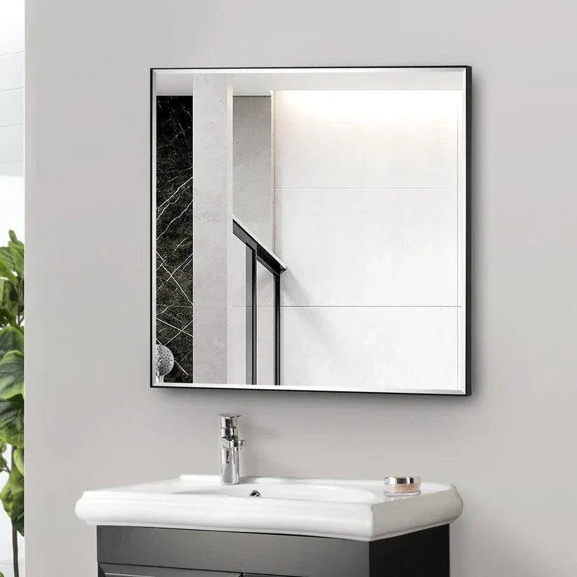 Espejo de pared biselado con marco de aluminio negro moderno y elegante Reflections