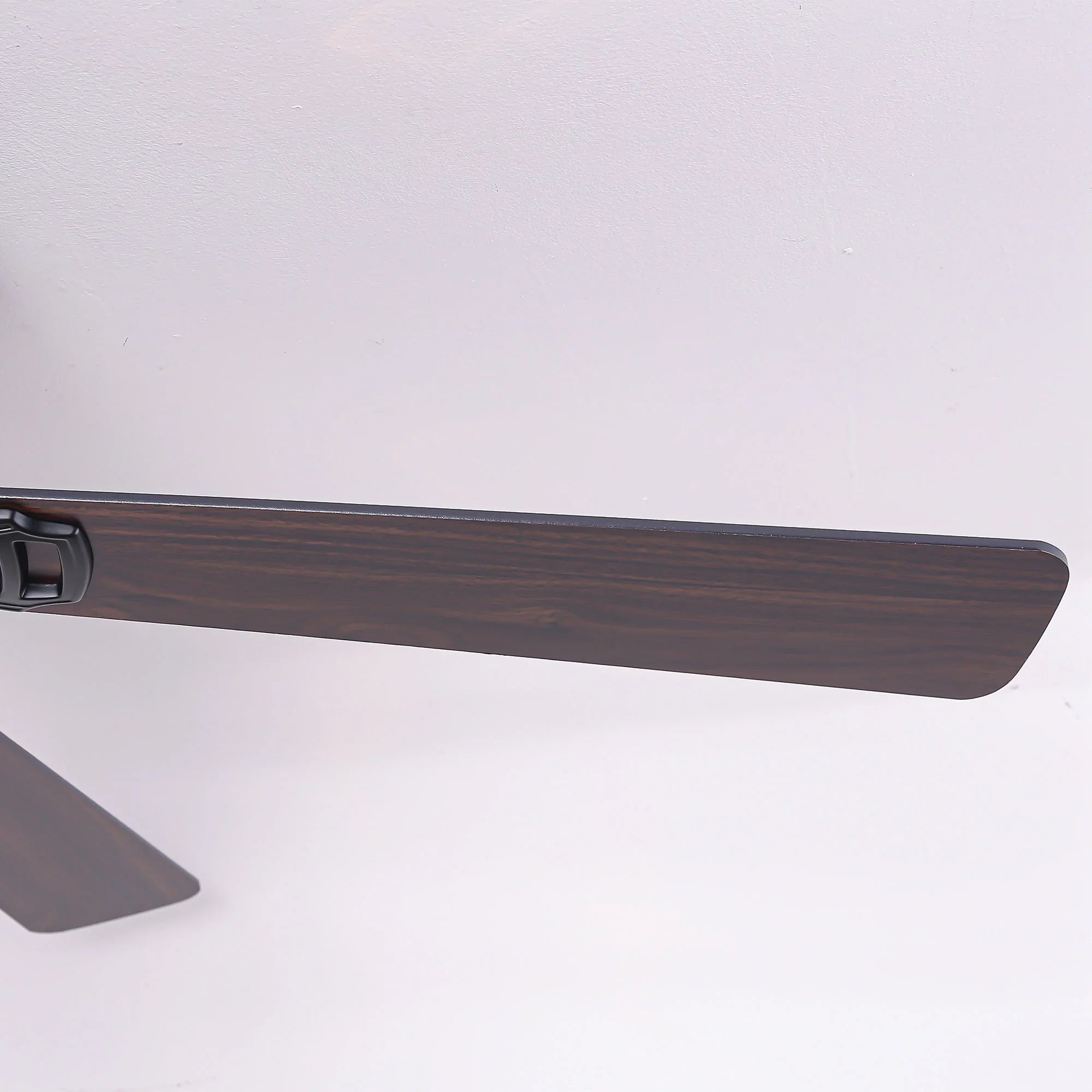 Ventilador de techo moderno de 52" con motor de CC y 5 aspas, montaje empotrado