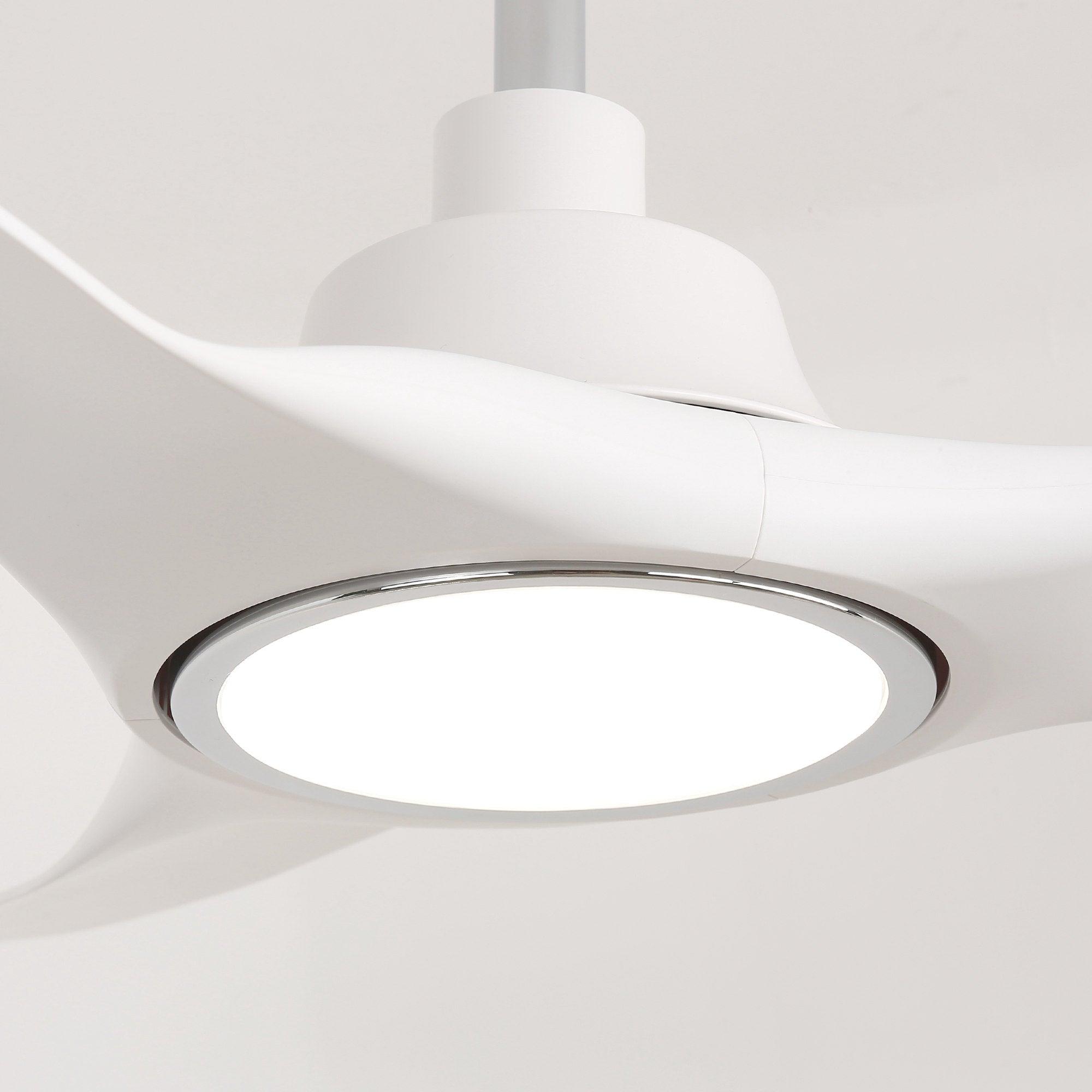 Ventilador inteligente moderno de 52" con motor de CC, 3 aspas y montaje en varilla con luz LED