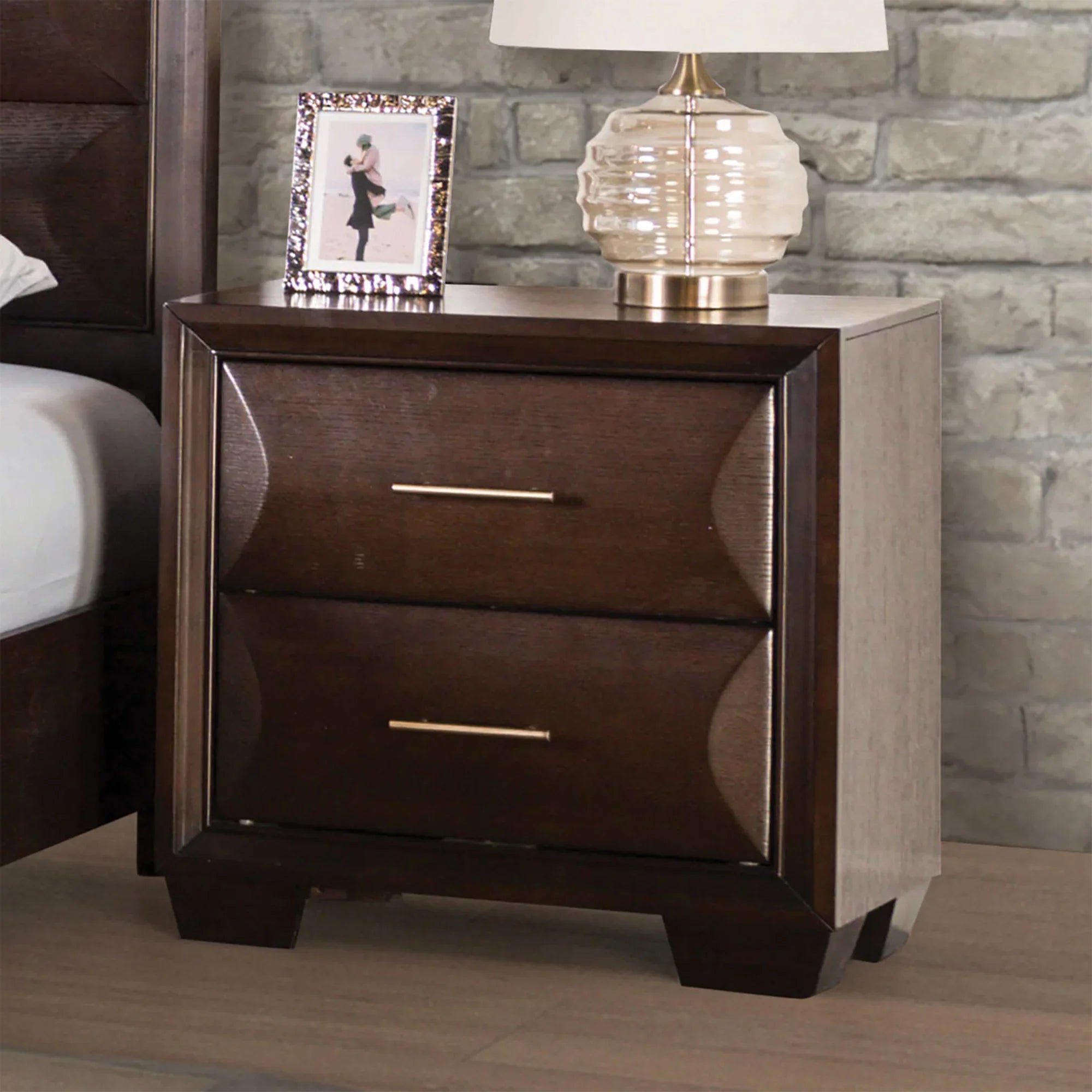 Hinwitz Transitional Solid Wood 2-Drawer Nightstand