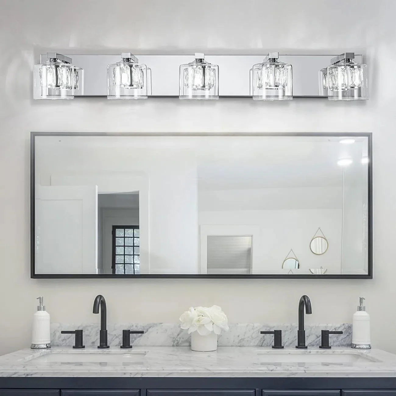 Lámpara de tocador de baño moderna Kolt de 5 luces
