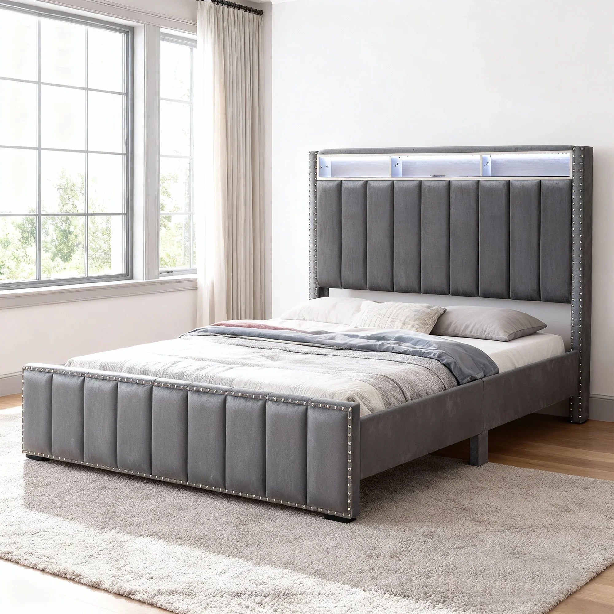 Cama de plataforma beige con elegante diseño capitoné, mueble de dormitorio duradero con soporte de listones de madera, sin necesidad de somier.