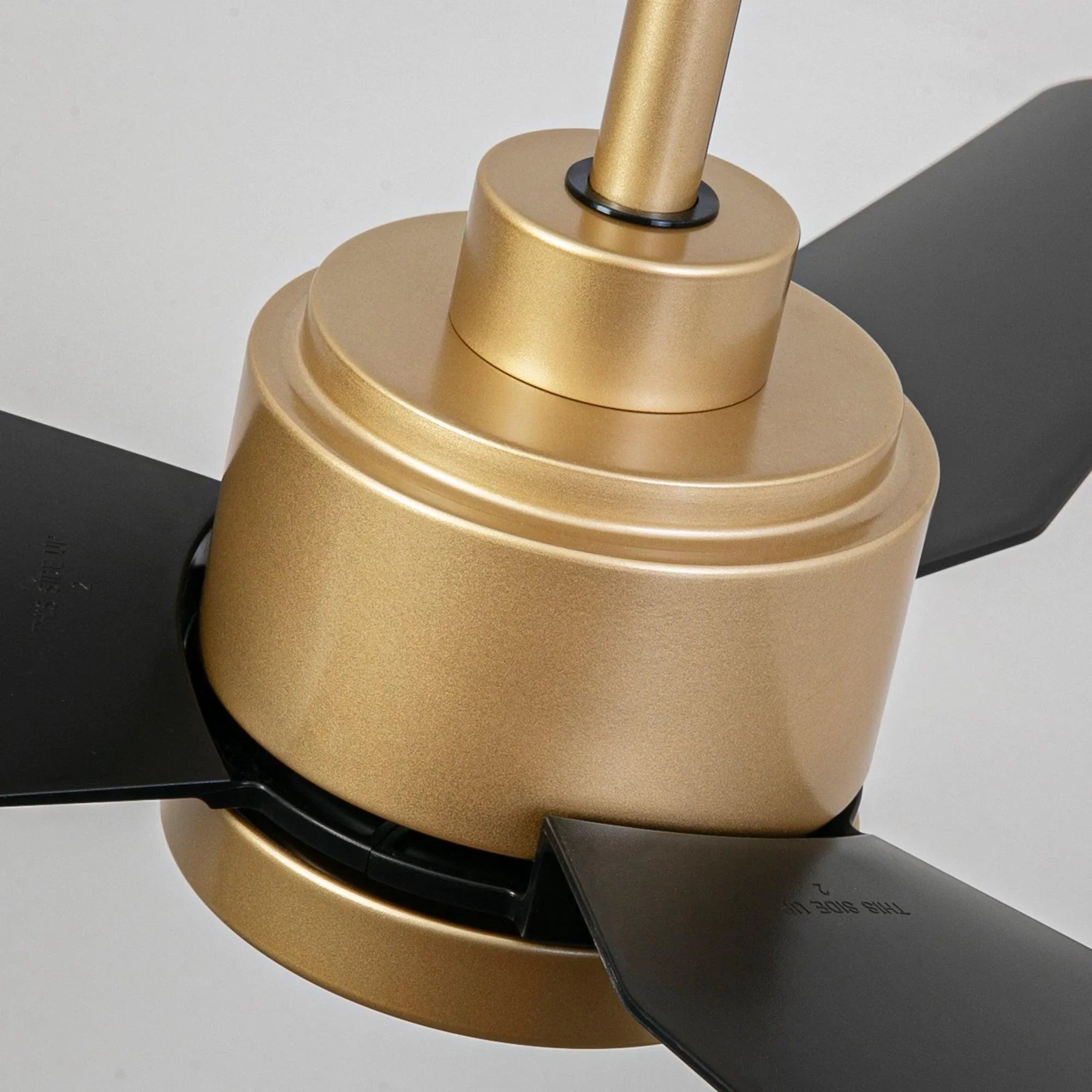 Ventilador de techo moderno Vaczon de 42 pulgadas y 3 aspas con control remoto y luz LED