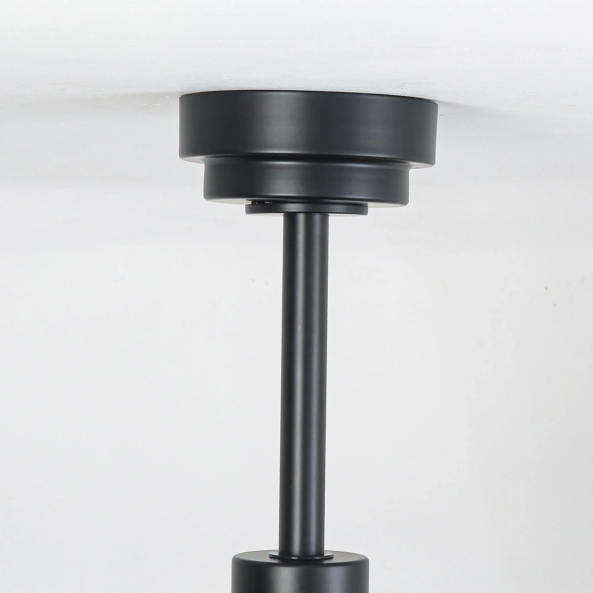 Ventilador de techo moderno Vaczon de 52 pulgadas con motor de CC y 5 aspas, luz LED y control remoto.