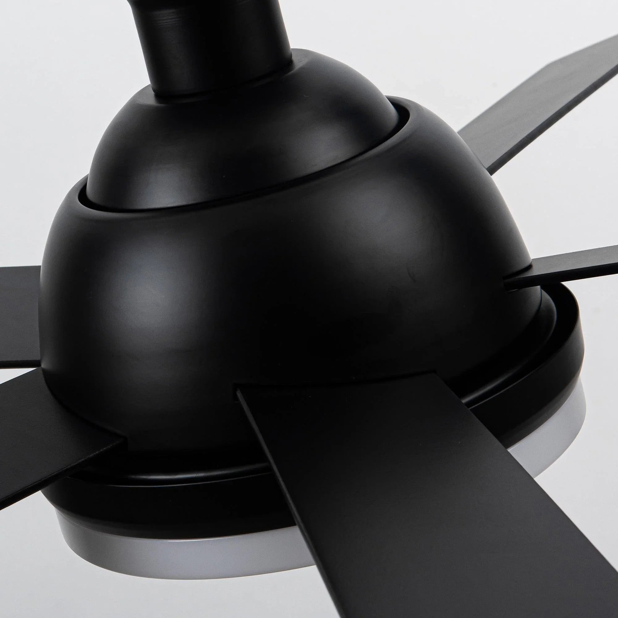 Ventilador de techo Vaczon de 52" con luz LED y control remoto