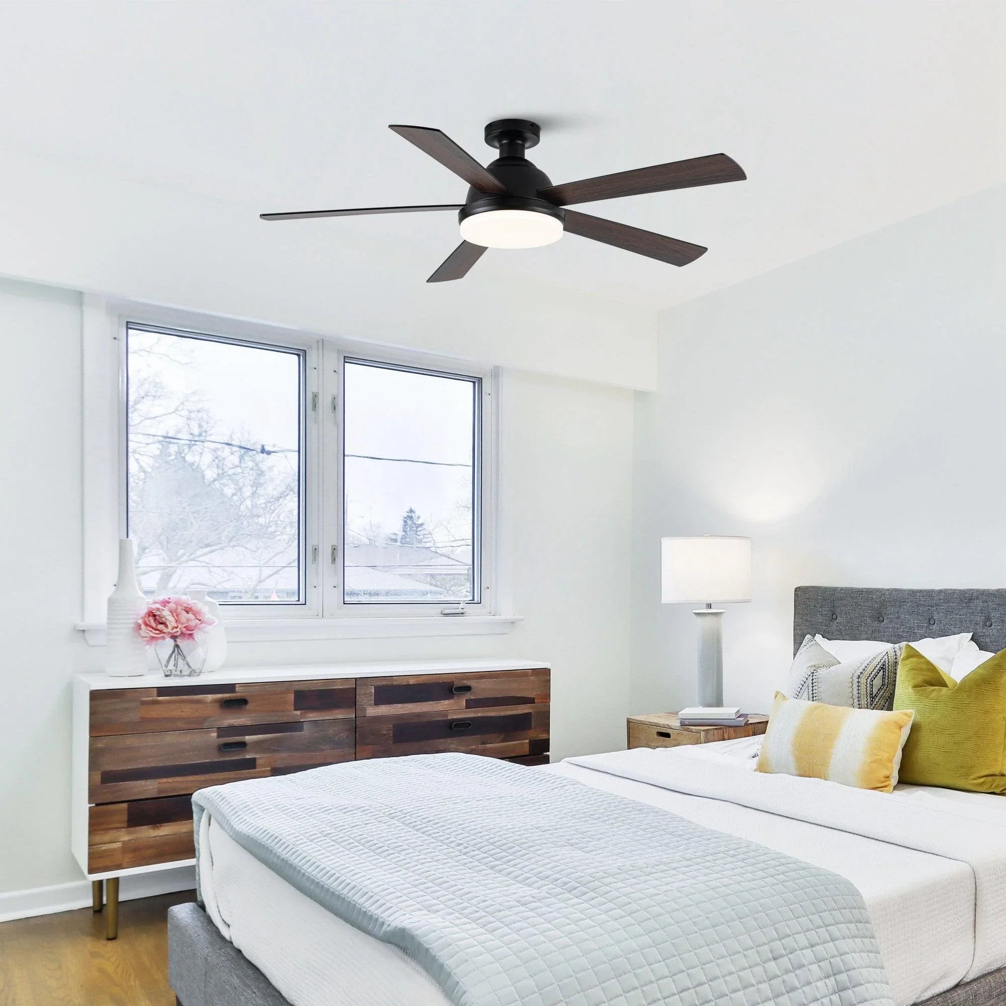 Ventilador de techo Vaczon de 52" con luz LED y control remoto