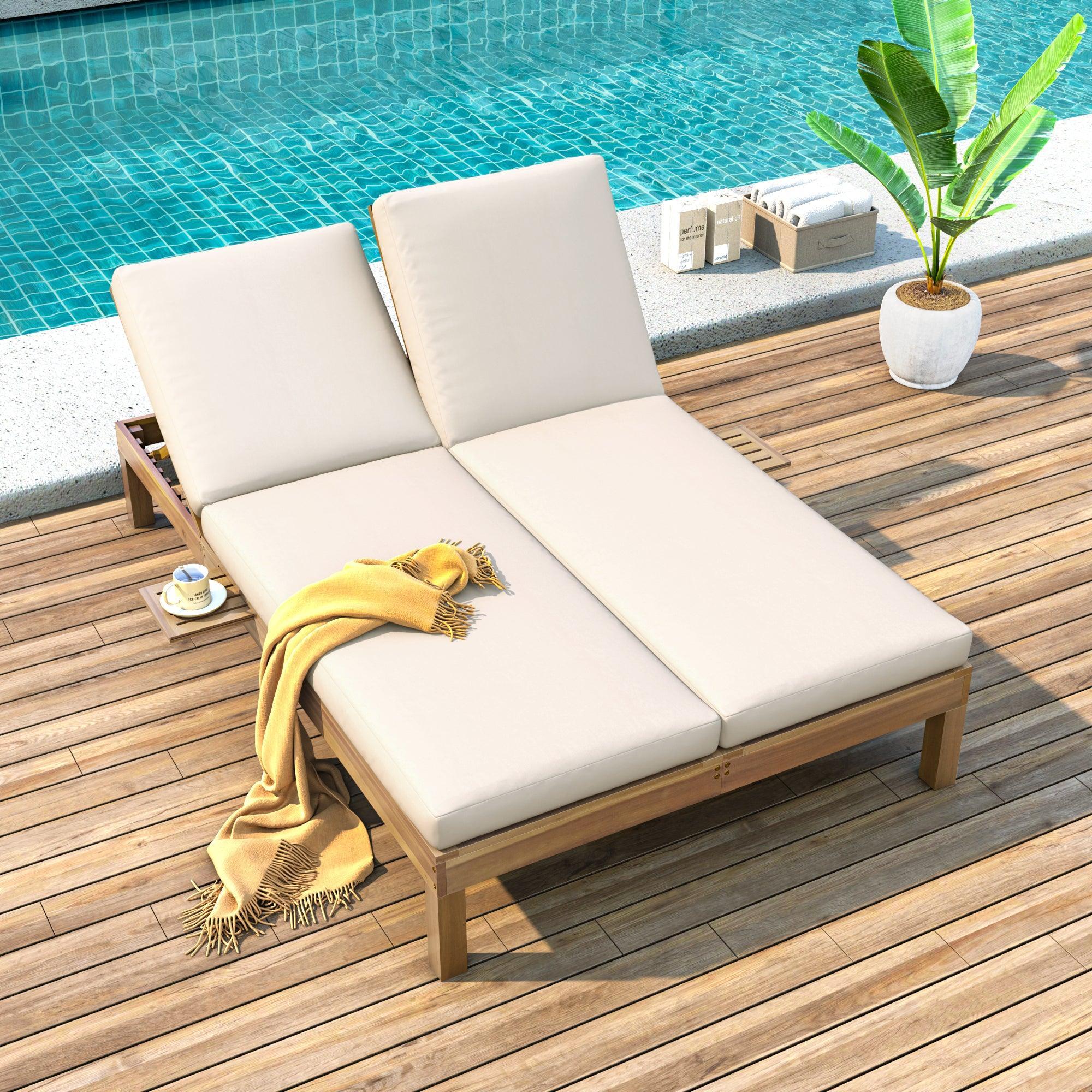 Chaise longue de exterior con respaldo ajustable en 5 posiciones, cojín y bandejas laterales plegables para 2 personas, ideal para jardín junto a la piscina.