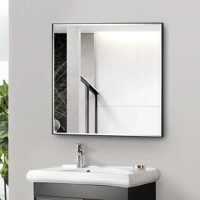 Espejo de pared biselado con marco de aluminio negro moderno y elegante Reflections