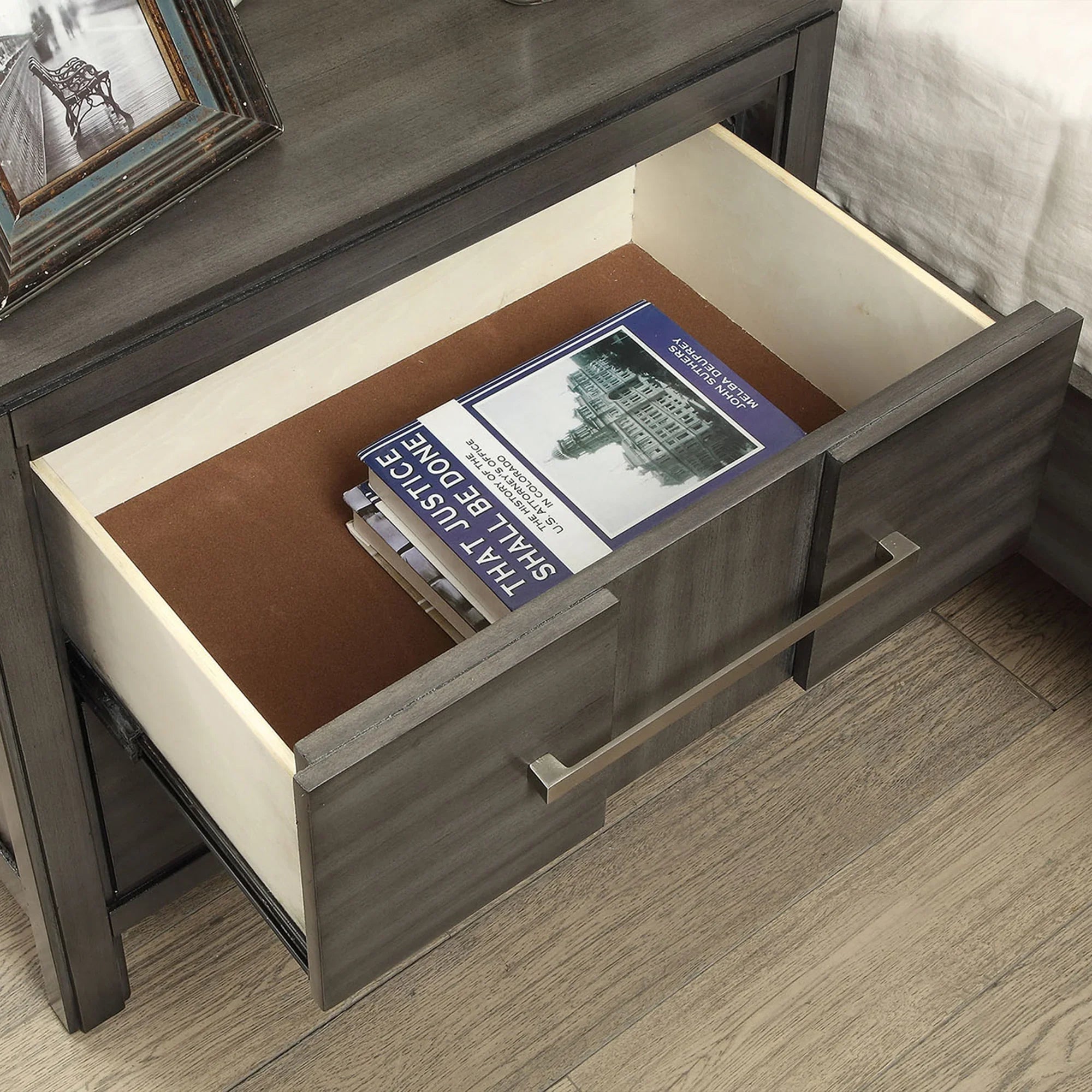 Berenice 23" Transitional Solid Wood 2-Drawer Nightstand