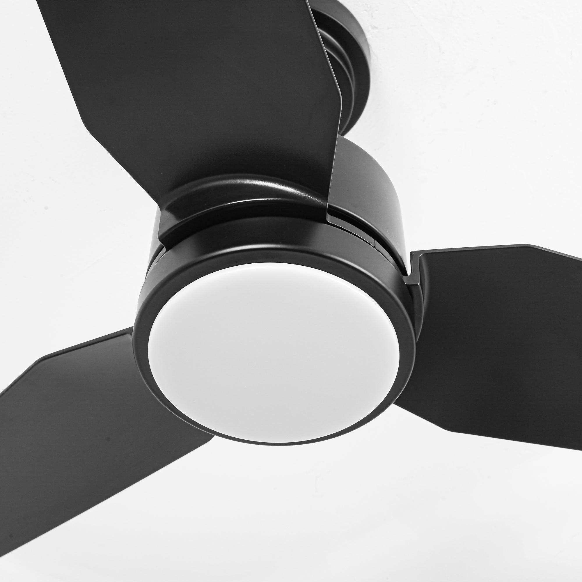 Ventilador de techo moderno Vaczon de 42 pulgadas con motor de CC, luz LED y control remoto.